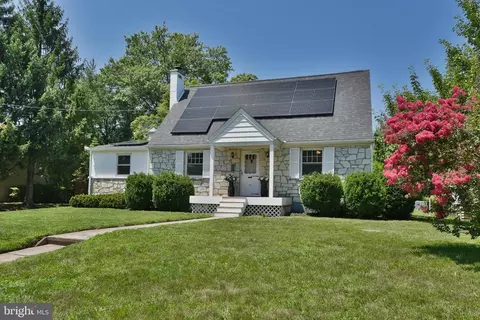 24 Railroad Ave, Ewing, NJ 08628