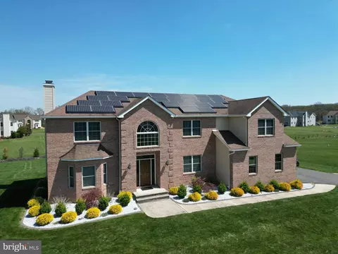 140 Hankins Rd, Hightstown, NJ 08520