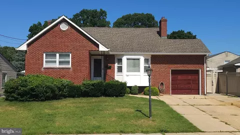 39 Mae Dr, Hamilton, NJ 08620