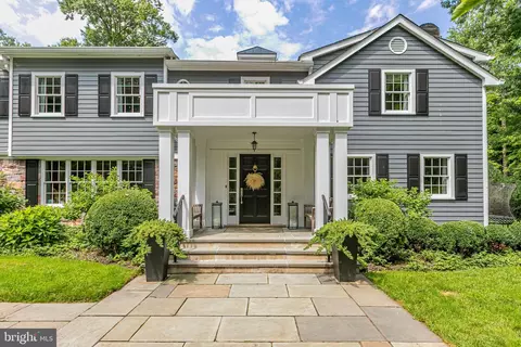 438 Wendover Dr, Princeton, NJ 08540