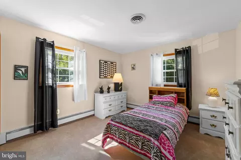 Bedroom - 1265 Lower Ferry Rd, Ewing, NJ 08618 photo 3 of 8