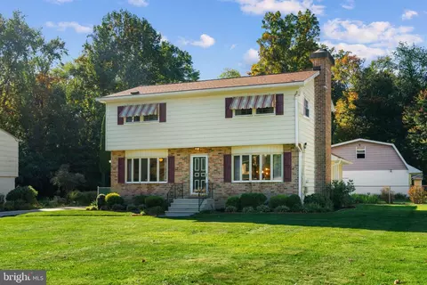 Exterior - 1265 Lower Ferry Rd, Ewing, NJ 08618 photo 2 of 9
