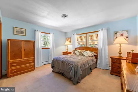 Bedroom - 1265 Lower Ferry Rd, Ewing, NJ 08618 photo 7 of 8