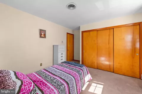 Bedroom - 1265 Lower Ferry Rd, Ewing, NJ 08618 photo 4 of 8