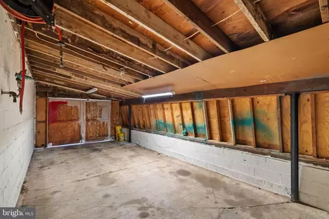 Entry Way - 1265 Lower Ferry Rd, Ewing, NJ 08618 photo 3 of 3