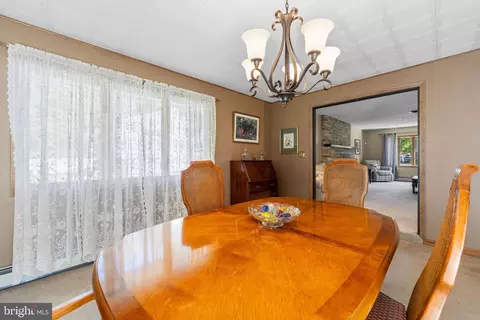 Dining - 1265 Lower Ferry Rd, Ewing, NJ 08618 photo 2 of 2