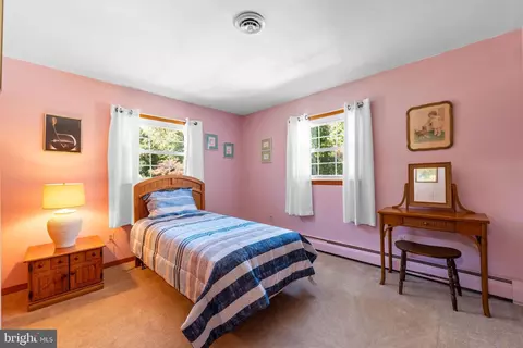 Bedroom - 1265 Lower Ferry Rd, Ewing, NJ 08618 photo 6 of 8