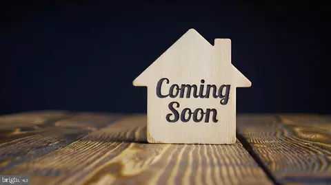 7 Oaken Ln, Hamilton, NJ 08619