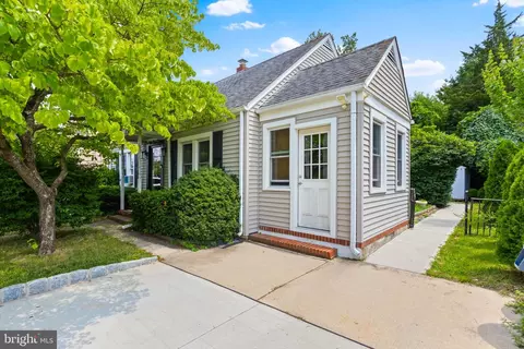 1470 Cedar Ln, Hamilton, NJ 08610