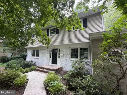 9 Pin Oak, Lawrence Township, NJ 08648