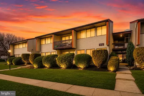 9 Avon Dr E, Hightstown, NJ 08520