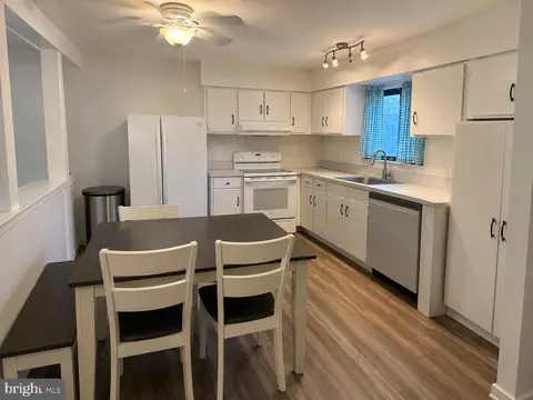 302 Meadow Woods, Lawrenceville, NJ 08648