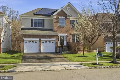 24 Devonshire Dr, Princeton, NJ 08540