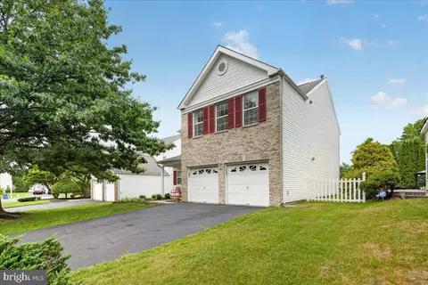 3 Quarry Ct, Hightstown, NJ 08520