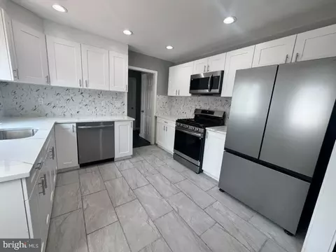 12 Godfrey Dr, Hamilton, NJ 08610