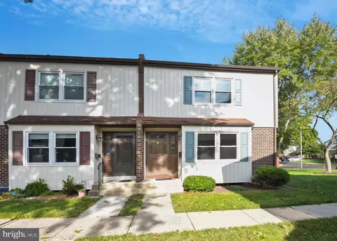 12 Shirley Lane, Lawrenceville, NJ 08648
