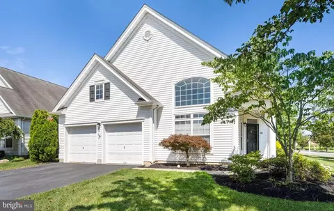 109 Rainflower Ln, West Windsor, NJ 08550