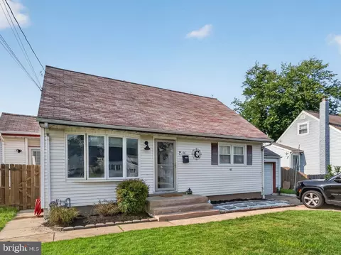 44 Shackamaxon Dr, Hamilton, NJ 08690
