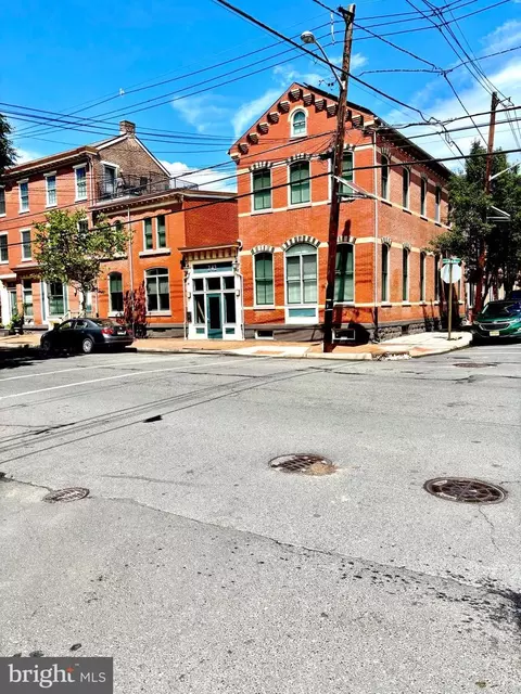242 Centre St #4, Trenton, NJ 08611