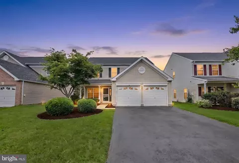 25 Sandstone Rd, East Windsor, NJ 08520