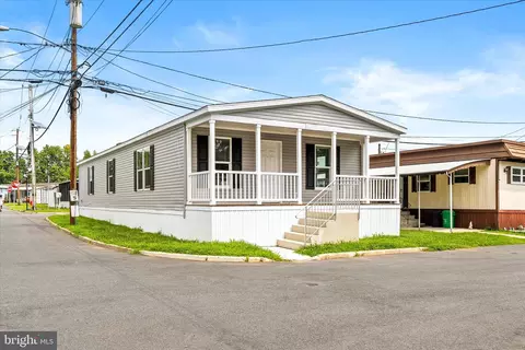 414 Walnut St, Robbinsville, NJ 08691