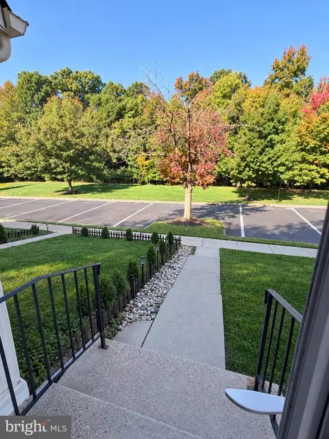 31 Dunmoor Ct S, Hamilton, NJ 08690
