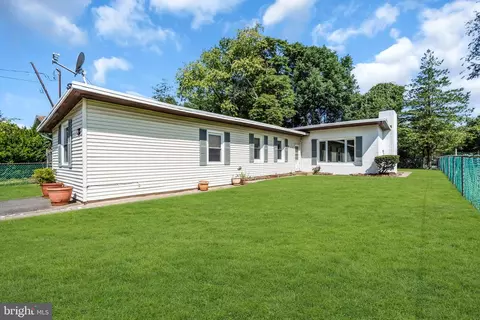 192 Clearview Ave, Hamilton, NJ 08619