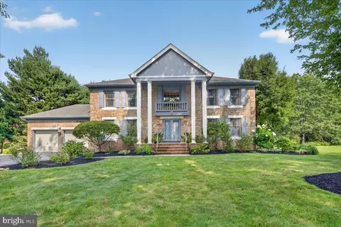3 Redwood Ct, West Windsor, NJ 08550