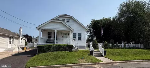 38 Oregon Ave, Hamilton, NJ 08610