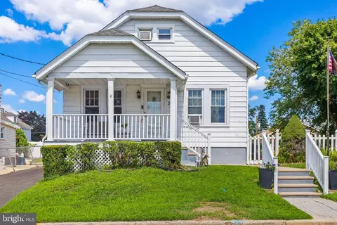 38 Oregon Ave, Hamilton, NJ 08610