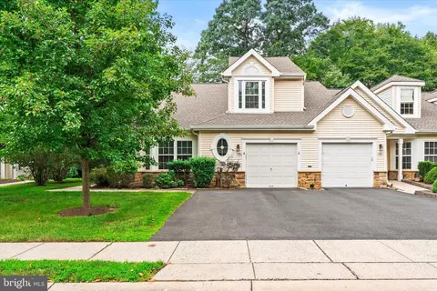 60 Kingston Blvd, Hamilton, NJ 08690