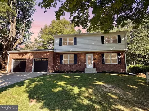 14 Empress Ln, Lawrence, NJ 08648