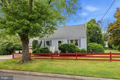 24 Hillman Ave, Trenton, NJ 08638