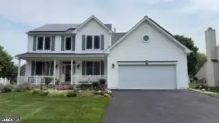 28 Pemberton Ln, East Windsor, NJ 08520