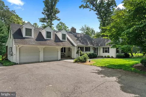 42 Harbourton Woodsville, Pennington, NJ 08534
