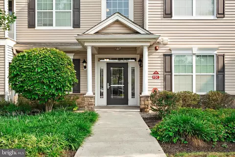 718 Timberlake Dr, Ewing, NJ 08618