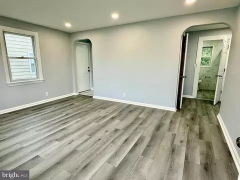 Living - 35 Unwin Dr, Hamilton, NJ 08610 photo 4 of 4
