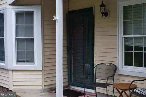 5 Powell Ct, Hightstown, NJ 08520