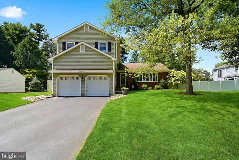 17 Clementon Way, Lawrence Township, NJ 08648