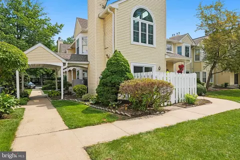 70 Mill Run W #70, Hightstown, NJ 08520