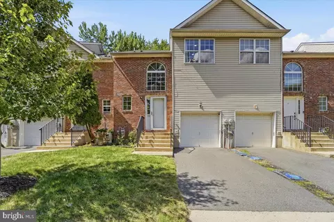 130 Orchid Ln, Ewing, NJ 08638