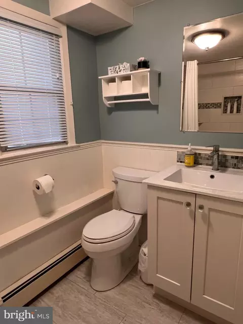 Bath - 9 Pasadena Dr, Hamilton, NJ 08619 photo 3 of 4