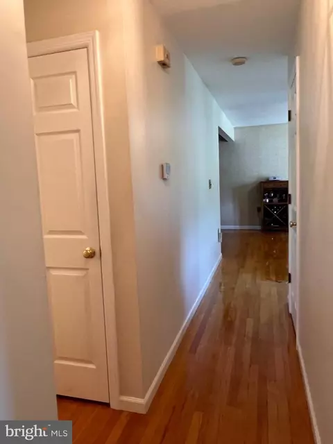 Entry Way - 9 Pasadena Dr, Hamilton, NJ 08619 photo 2 of 2