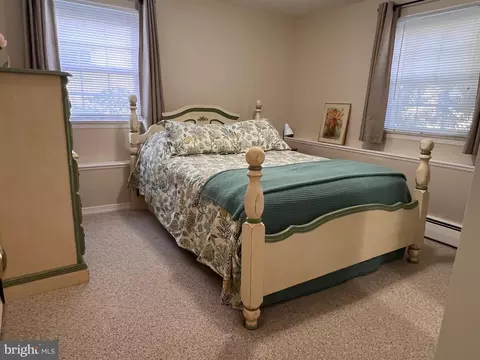Bedroom - 9 Pasadena Dr, Hamilton, NJ 08619 photo 6 of 6