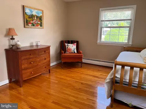 Bedroom - 9 Pasadena Dr, Hamilton, NJ 08619 photo 2 of 6