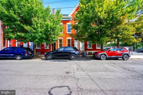 174 W Hanover St, Trenton, NJ 08618