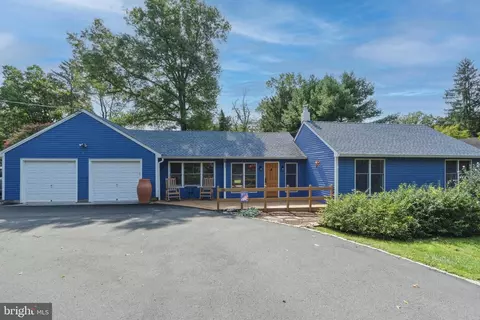 35 Blue Ridge Rd, Titusville, NJ 08560