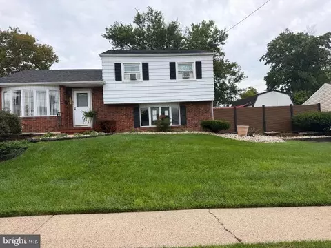 6 Marcia Dr, Hamilton, NJ 08610