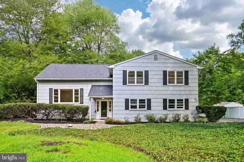 28 Pine Knoll Dr, Lawrence Township, NJ 08648