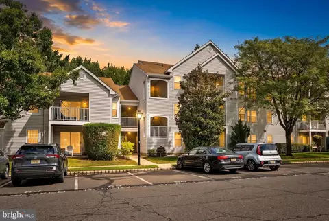 411 Walden Cir, Robbinsville, NJ 08691